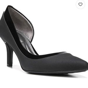 Black pump used like new